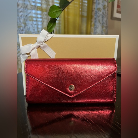 NEW Michael Kors Jet Set Travel Large Patent Envelope Wallet - Picture 2 of 6